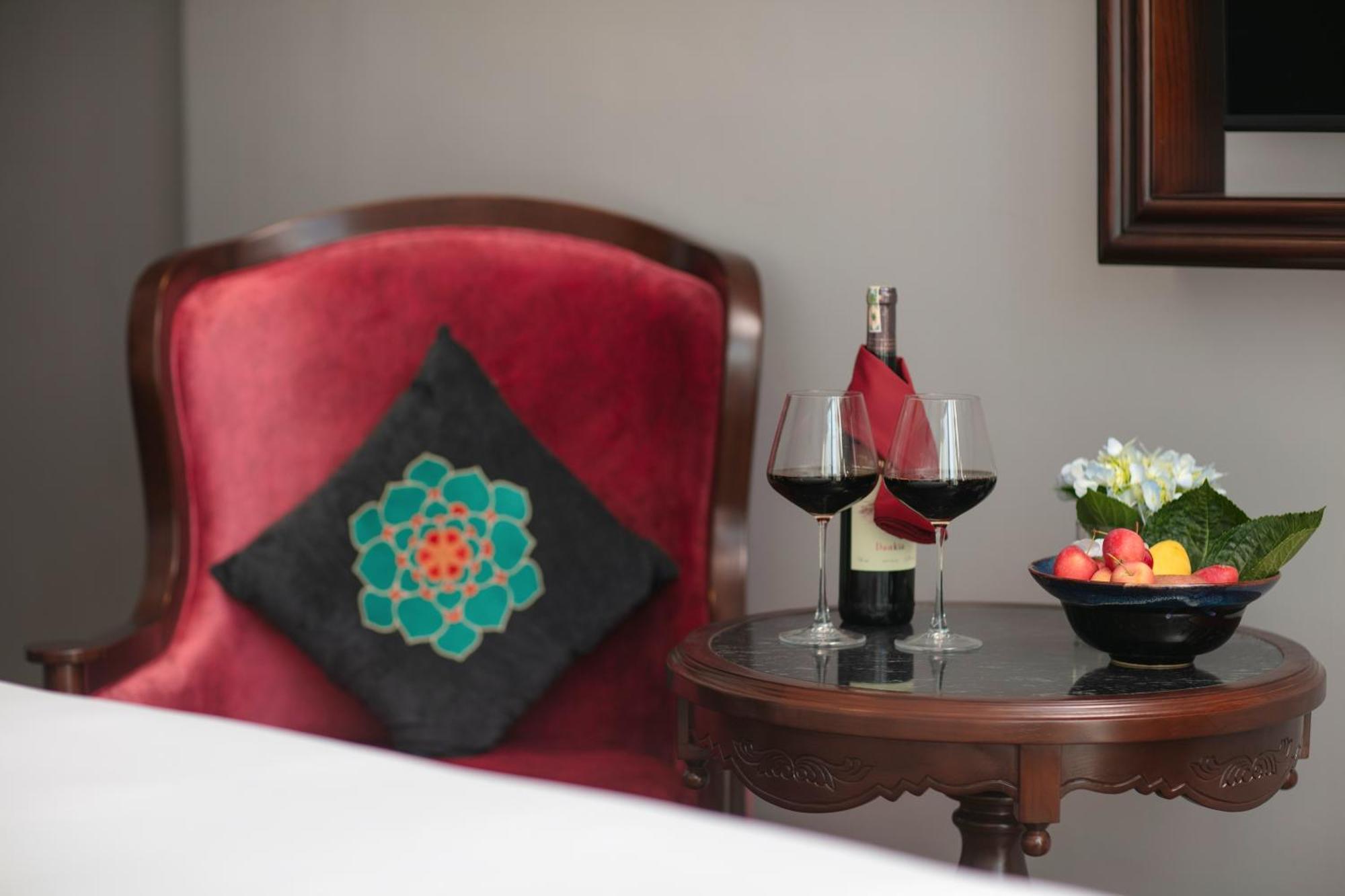 Serene Central Hotel Ханой Экстерьер фото